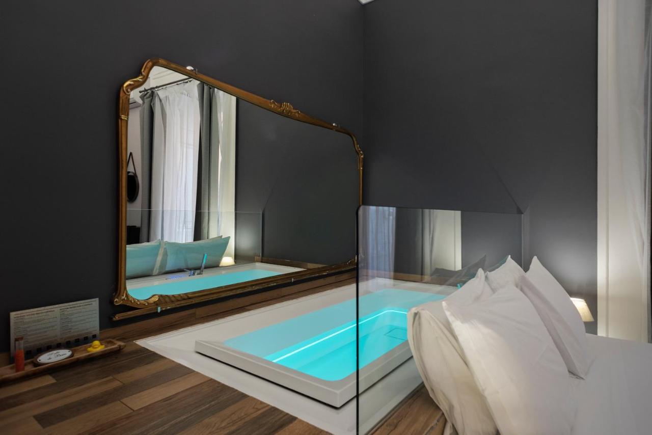 Tredici Boutique Rooms Наполи Екстериор снимка
