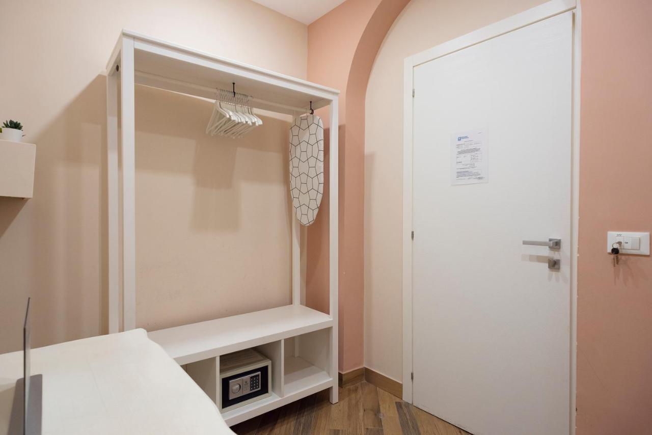 Tredici Boutique Rooms Наполи Екстериор снимка