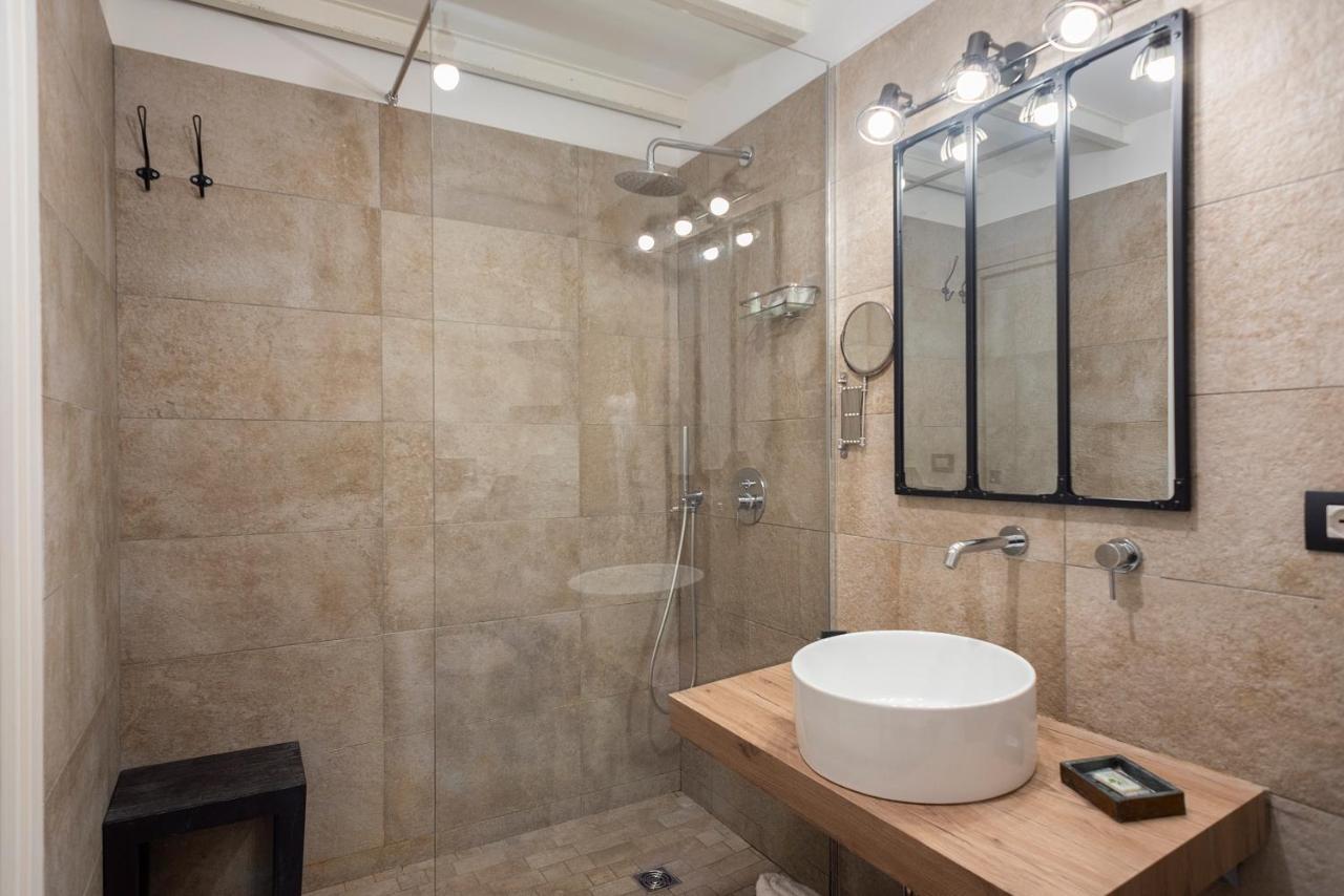 Tredici Boutique Rooms Наполи Екстериор снимка