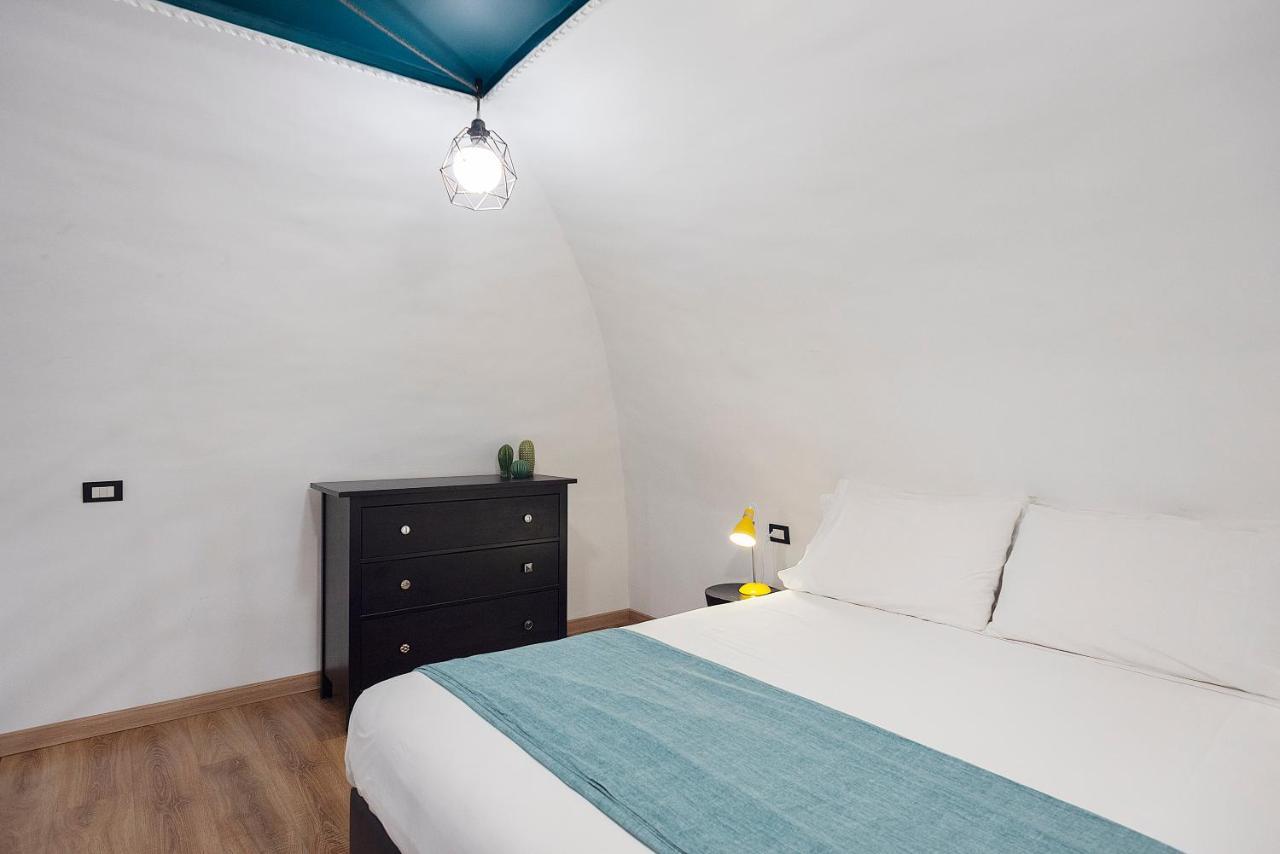 Tredici Boutique Rooms Наполи Екстериор снимка