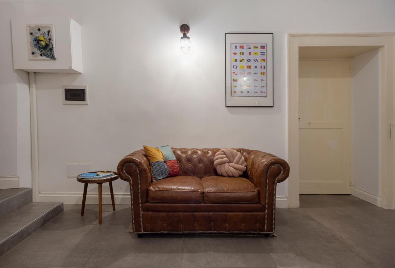 Tredici Boutique Rooms Наполи Екстериор снимка