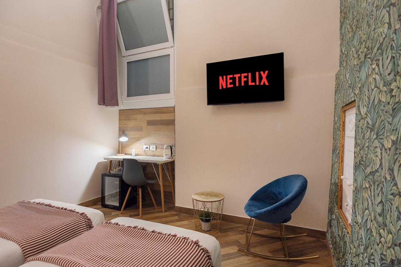 Tredici Boutique Rooms Наполи Екстериор снимка