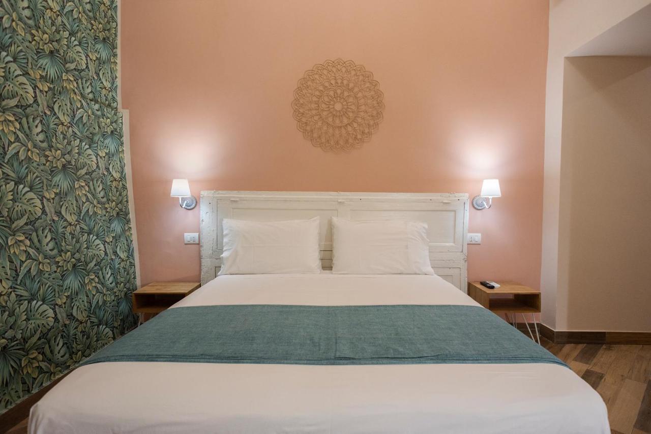 Tredici Boutique Rooms Наполи Екстериор снимка