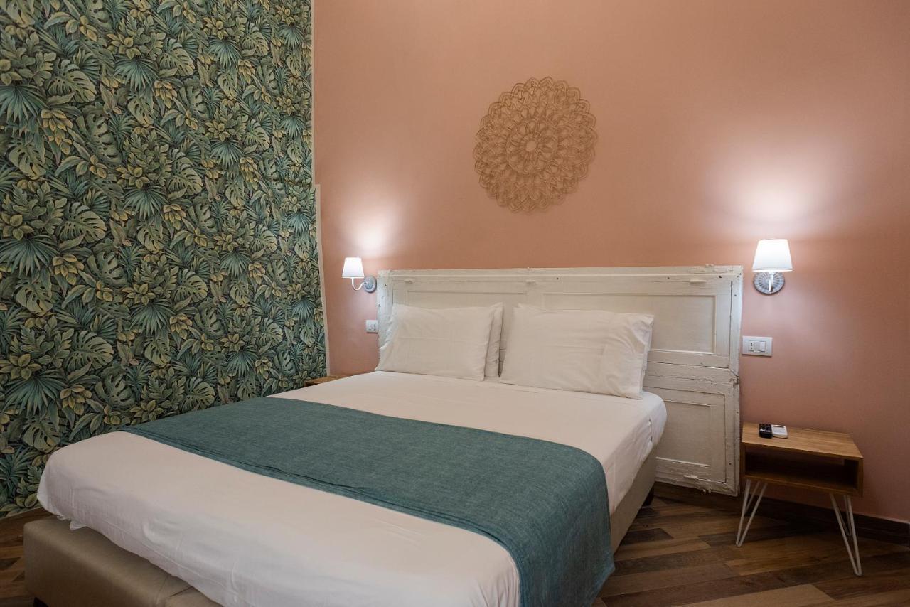 Tredici Boutique Rooms Наполи Екстериор снимка