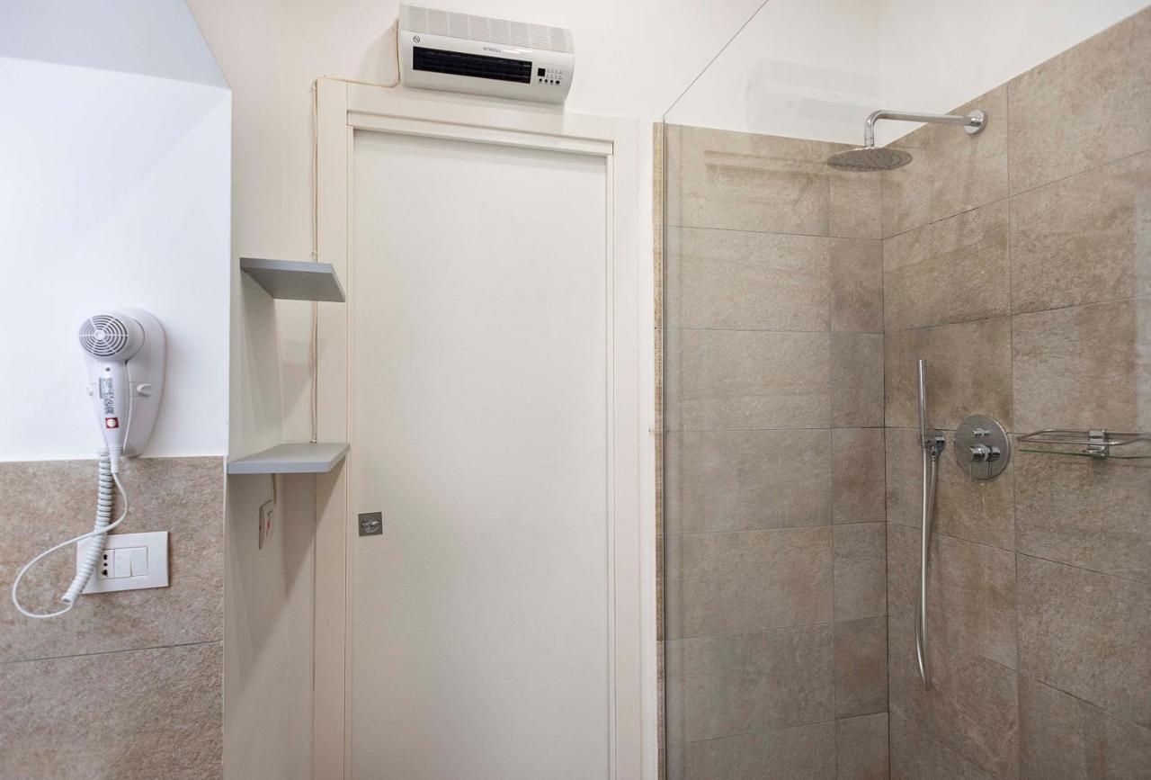 Tredici Boutique Rooms Наполи Екстериор снимка